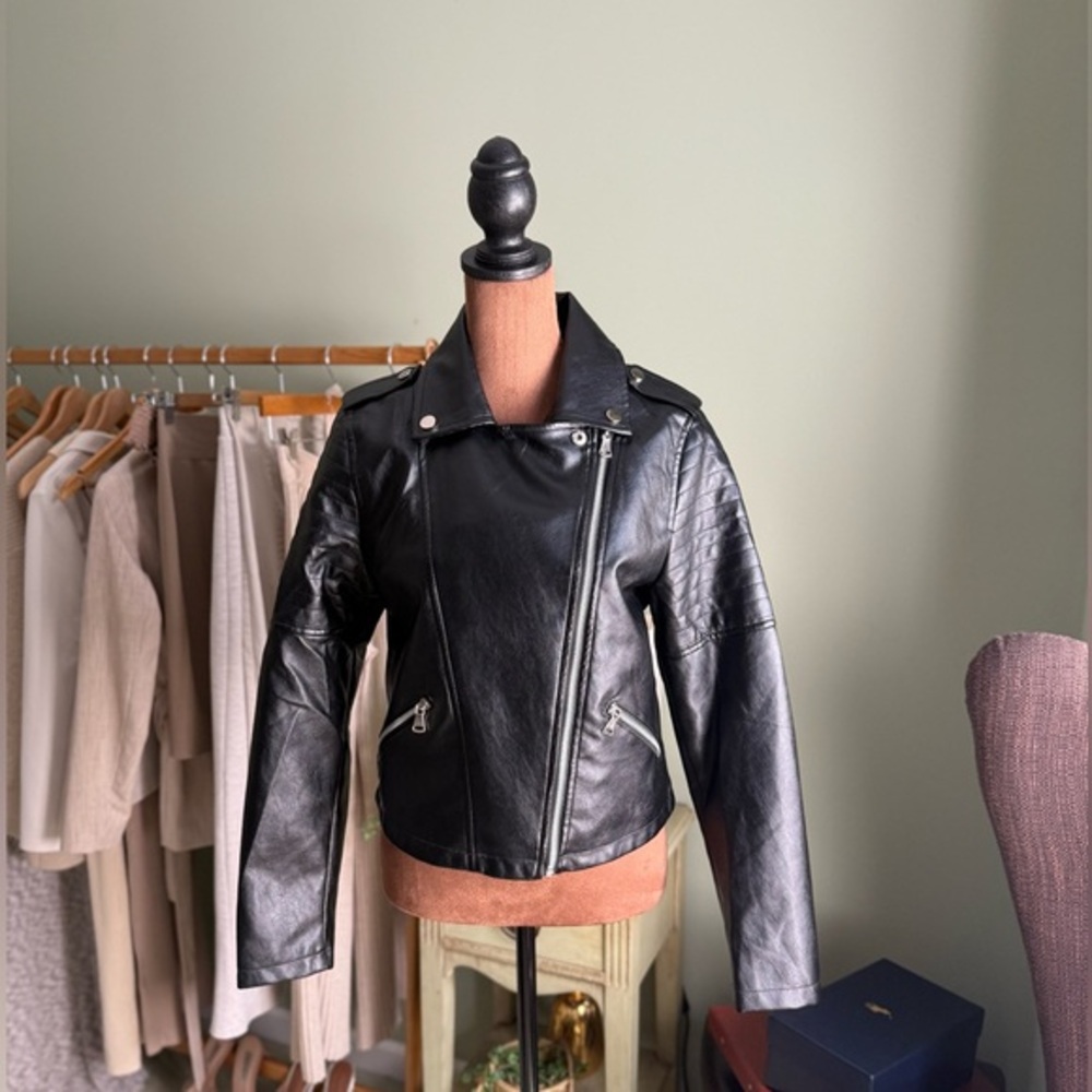 Haute Monde Classic Black Leather Jacket